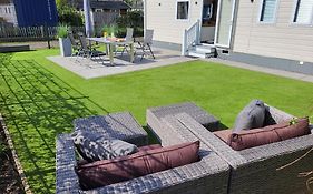 Relaxing Holiday Chalet By The Water In Grou